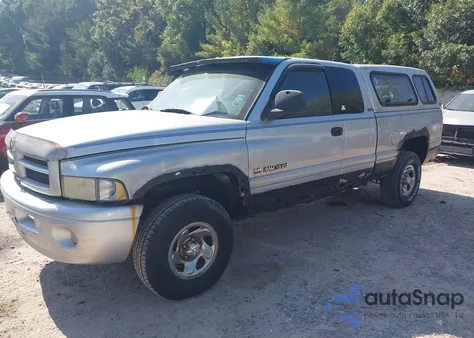 2001 Dodge Ram 1500 из США, поврежденный, VIN VIN1B7HF13251J55